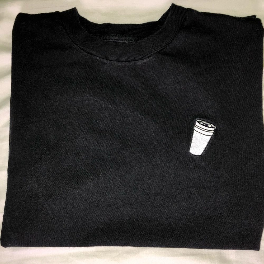 Lean cup with purple stitch black